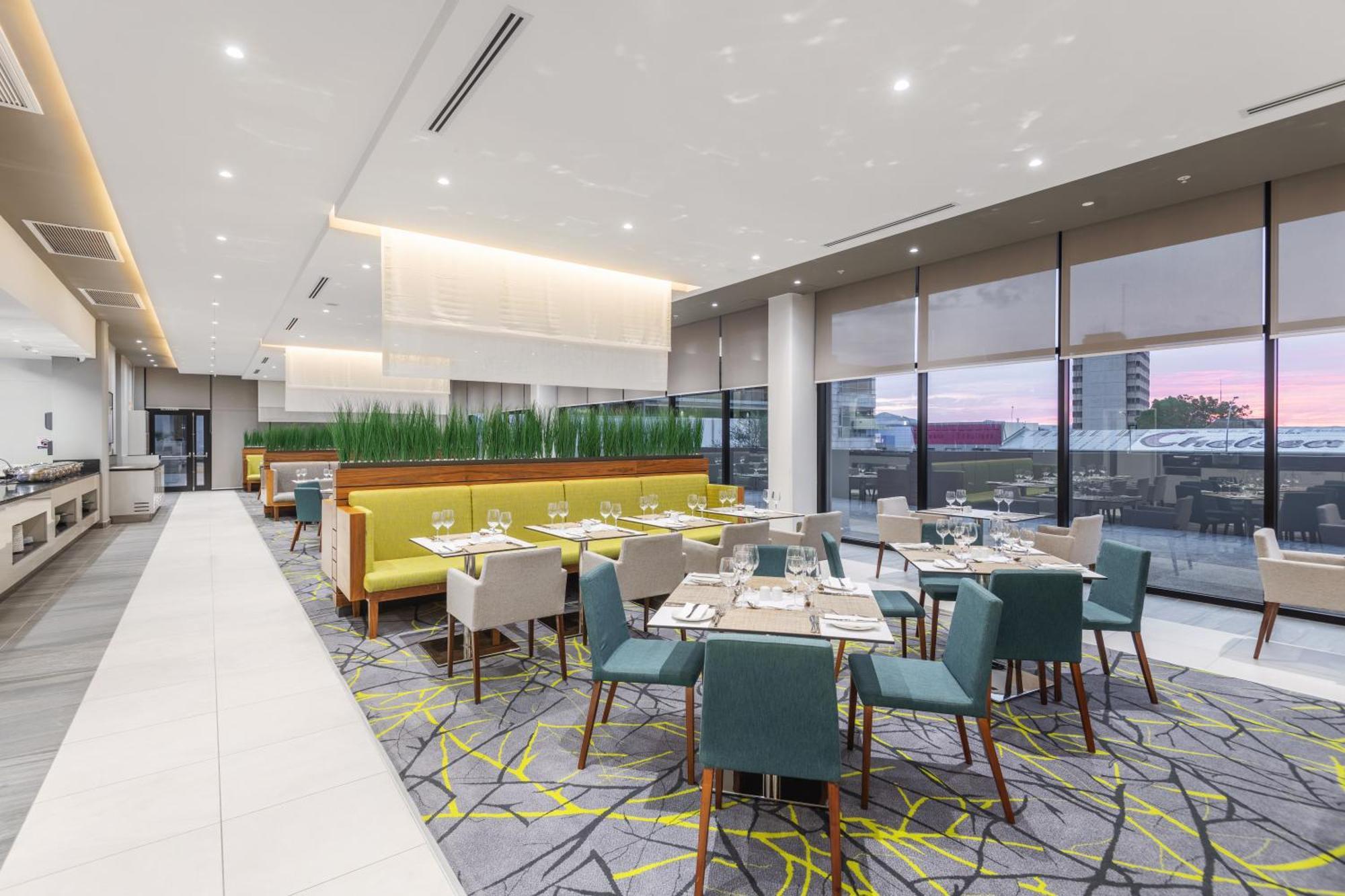 Hilton Garden Inn Windhoek Dış mekan fotoğraf