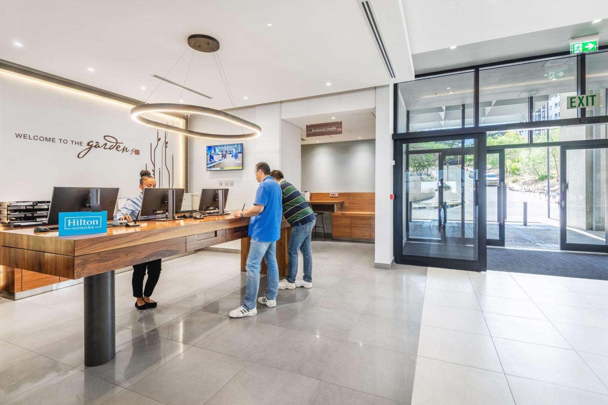 Hilton Garden Inn Windhoek Dış mekan fotoğraf